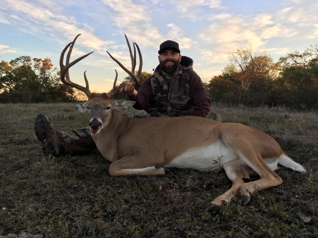 2 Day Whitetail Deer Hunt (Includes Meals, Lodging, and Guide Service
